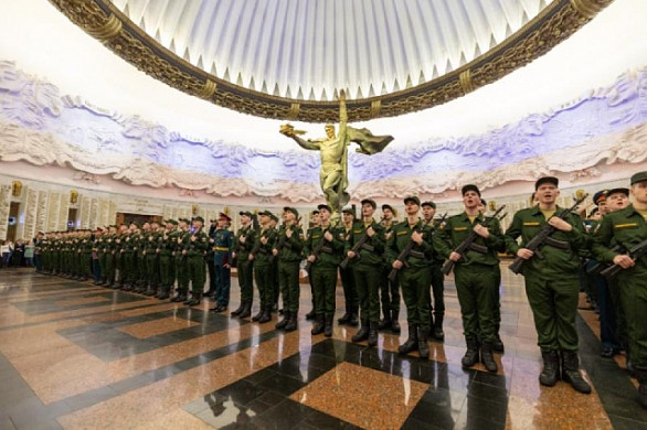 Новобранцы Преображенского полка из Ивановской области приняли присягу в Музее Победы